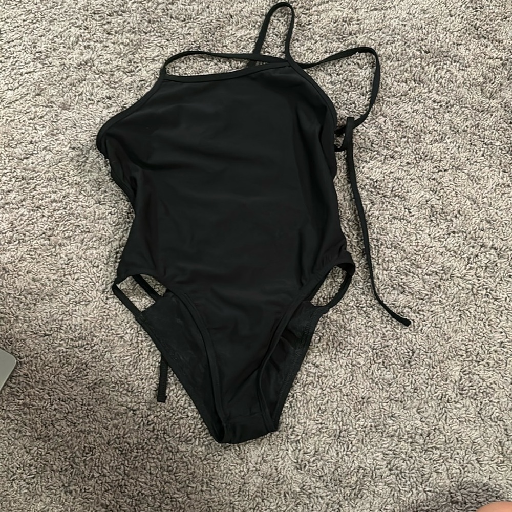 Jolyn Nico 3 Tie Back